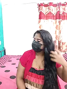 Snapshot of tamil-aunt chatting on 11.18.25 tamil-aunt online show from 11.18.25