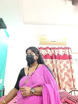 Snapshot of tamil-aunt chatting on 11.24.25 tamil-aunt online show from 11.24.25