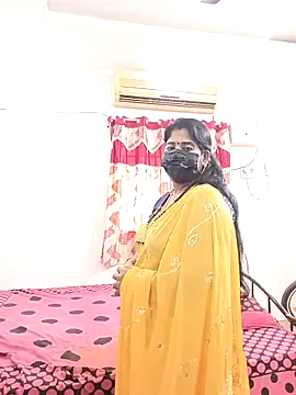 Snapshot of tamil-aunt chatting on 11.28.25 tamil-aunt online show from 11.28.25