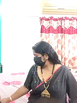 Snapshot of tamil-aunt chatting on 12.05.25 tamil-aunt online show from 12.05.25