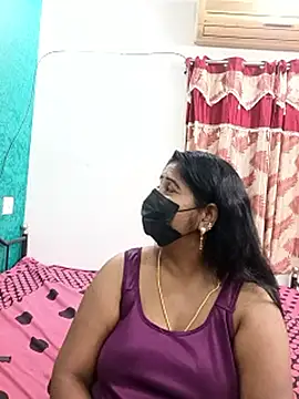 Snapshot of tamil-aunt chatting on 12.13.25 tamil-aunt online show from 12.13.25