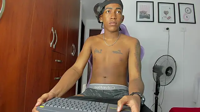 Snapshot of latin_kay1 chatting on 02.20.26 latin kay1 online show from 02.20.26