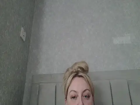 kikicupcake online show from 10.11.25
