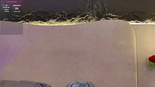 Snapshot of AmyCarammel chatting on 11.12.25 AmyCarammel online show from 11.12.25