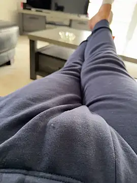 Snapshot of FrenchChibreur chatting on 10.10.25 FrenchChibreur online show from 10.10.25