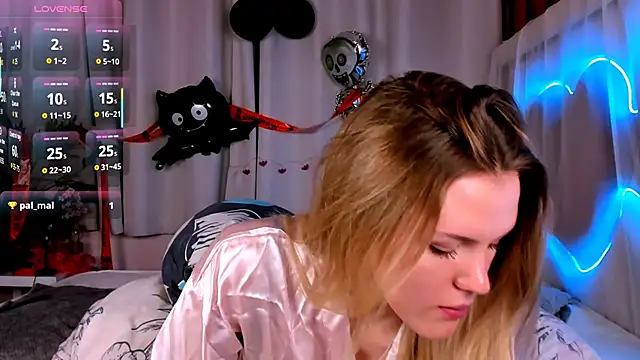 -KittyMoore online show from 11.03.25