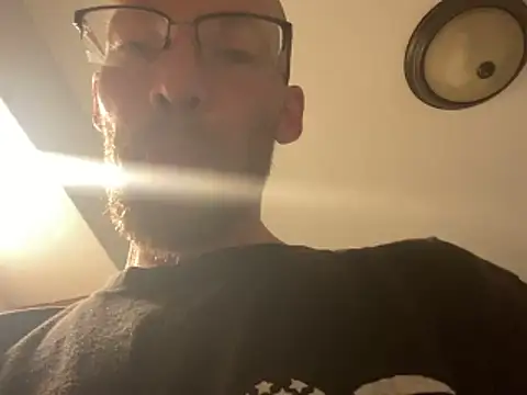 Snapshot of DickTaterish chatting on 10.17.25 DickTaterish online show from 10.17.25