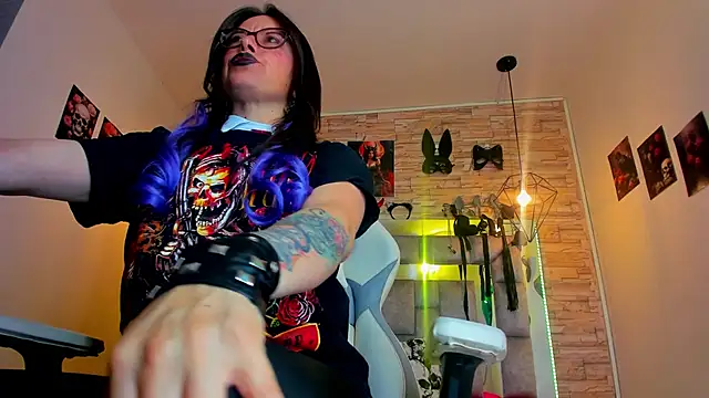 Evangelinejoness  online show from 03.23.26