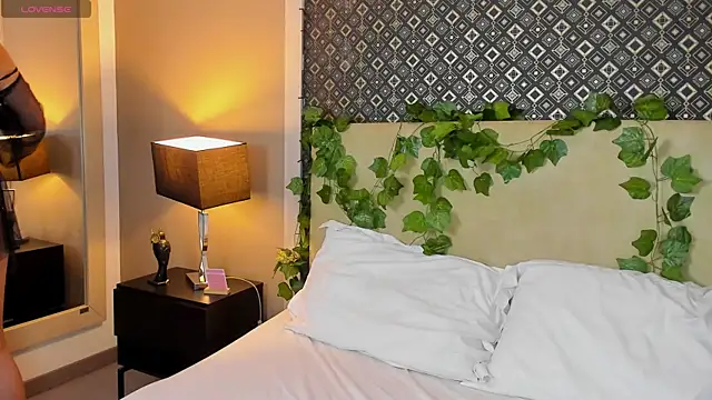 GabrielaBali online show from 11.30.25