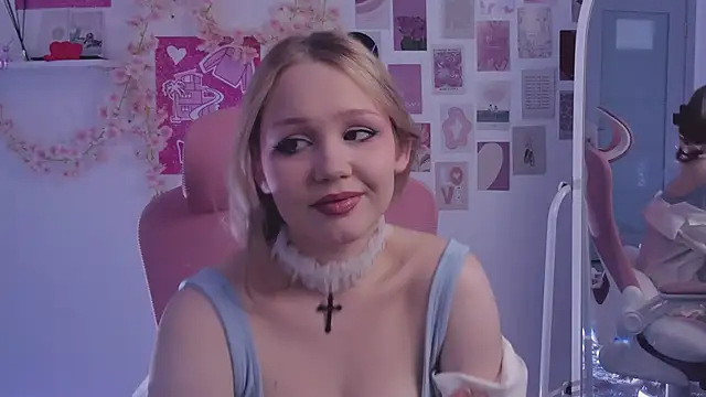 SweetCutie19 online show from 10.16.25