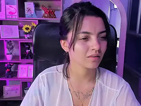 Liisaa Kiss online show from 11.28.25