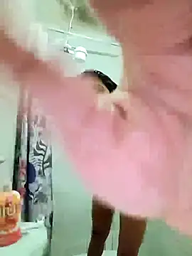 Snapshot of Briseida-White chatting on 10.14.25 Briseida-White online show from 10.14.25