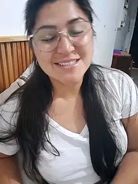 morenalatinaa online show from 04.27.26