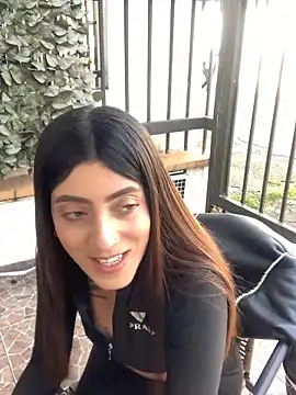 Snapshot of ElectraPink_ chatting on 12.19.25 ElectraPink online show from 12.19.25