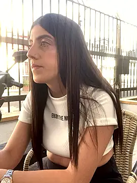 Snapshot of ElectraPink_ chatting on 01.17.26 ElectraPink online show from 01.17.26