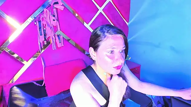 Snapshot of Kylie_Bloom chatting on 04.15.26 Kylie Bloom online show from 04.15.26