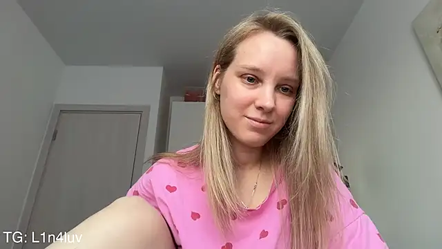 AIicaparkerc online show from 04.13.26