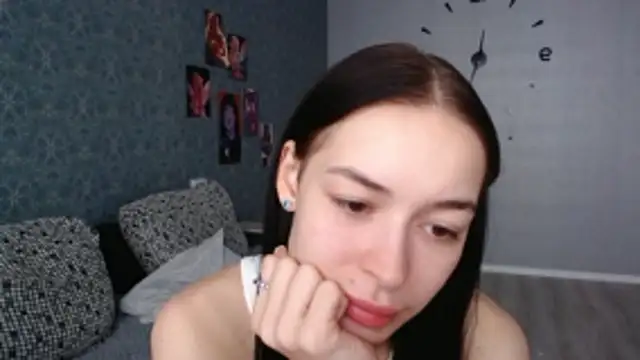 Daphne Darkthorn online show from 11.05.25