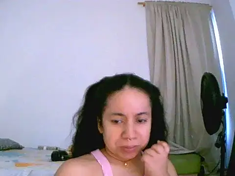 Snapshot of chiarafus0 chatting on 12.16.25 chiarafus0 online show from 12.16.25