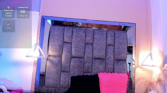 Snapshot of SofiRuiz_ chatting on 11.07.25 SofiRuiz online show from 11.07.25