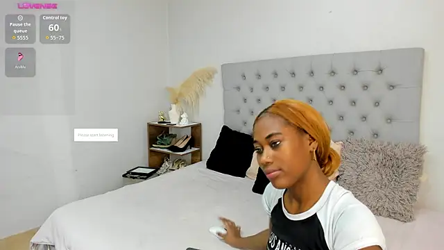 SofiRuiz  online show from 01.19.26