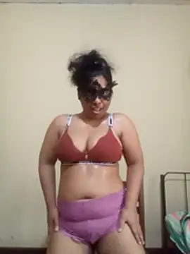 Expose Queen online show from 03.14.26