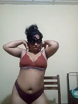 Expose Queen online show from 03.24.26