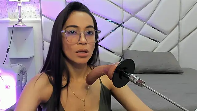 GabbiePrice online show from 05.12.26