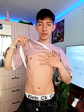 heyy noah11 online show from 10.29.25