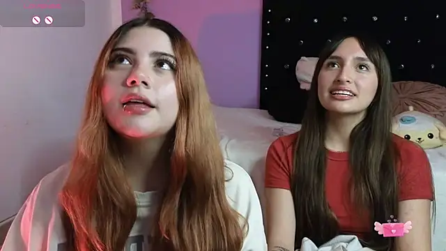 Snapshot of Leah_moon1 chatting on 10.11.25 Leah moon1 online show from 10.11.25