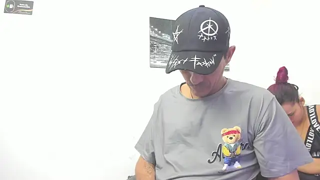 Snapshot of Sofi_And_Santy chatting on 01.12.26 Sofi And Santy online show from 01.12.26