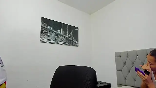 Snapshot of Sofi_And_Santy chatting on 01.18.26 Sofi And Santy online show from 01.18.26