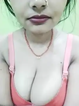 Snapshot of kiara-simmi chatting on 11.16.25 kiara-simmi online show from 11.16.25