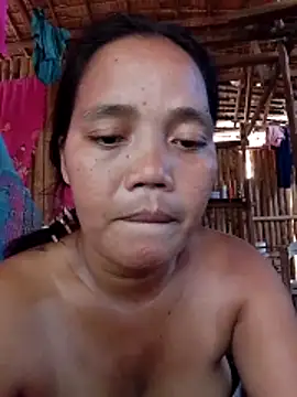 Snapshot of sweet_lara33 chatting on 11.10.25 sweet lara33 online show from 11.10.25