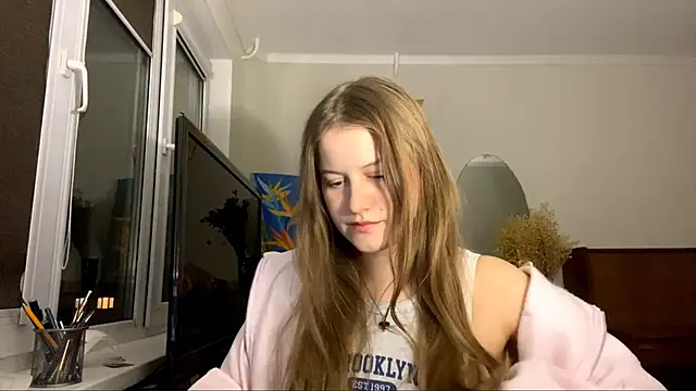 Snapshot of SeritaPickett chatting on 10.30.25 SeritaPickett online show from 10.30.25