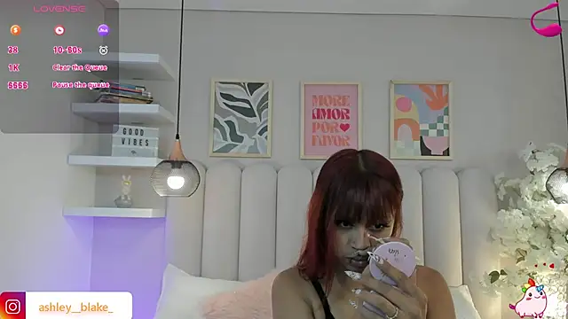 Isabella  gonzalez  online show from 11.29.25