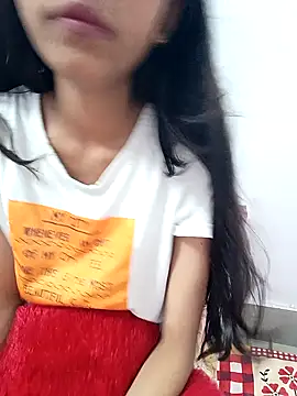 Snapshot of Mustardqueen chatting on 10.18.25 Mustardqueen online show from 10.18.25