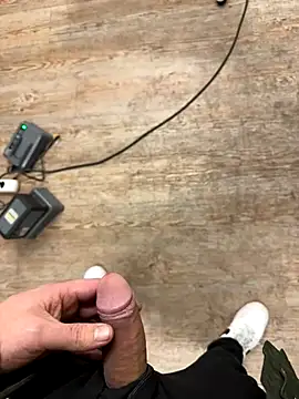 AlexGogo23 online show from 11.20.25