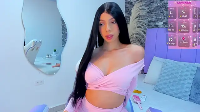 Snapshot of Susanaross chatting on 11.20.25 Susanaross online show from 11.20.25