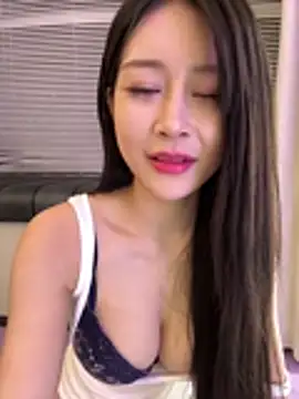 Snapshot of yiyi_3523 chatting on 07.06.26 yiyi 3523 online show from 07.06.26