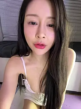 Snapshot of yiyi_3523 chatting on 07.15.26 yiyi 3523 online show from 07.15.26