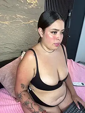 Snapshot of GenesisBlaze chatting on 11.17.25 GenesisBlaze online show from 11.17.25