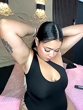 Snapshot of GenesisBlaze chatting on 11.19.25 GenesisBlaze online show from 11.19.25