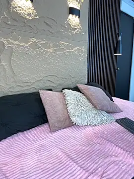 Snapshot of GenesisBlaze chatting on 11.25.25 GenesisBlaze online show from 11.25.25