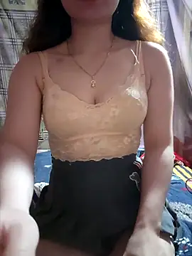 LeanaLy online show from 12.04.25