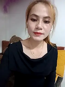 Snapshot of Labi2k chatting on 10.30.25 Labi2k online show from 10.30.25