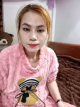 Snapshot of Labi2k chatting on 11.14.25 Labi2k online show from 11.14.25