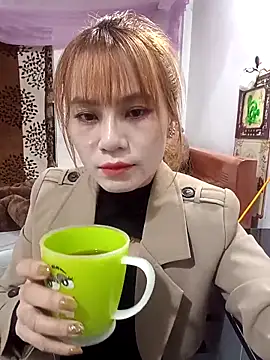 Snapshot of Labi2k chatting on 11.19.25 Labi2k online show from 11.19.25