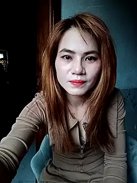 Snapshot of Labi2k chatting on 11.22.25 Labi2k online show from 11.22.25