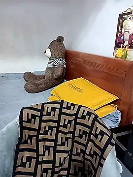 Snapshot of Labi2k chatting on 11.23.25 Labi2k online show from 11.23.25